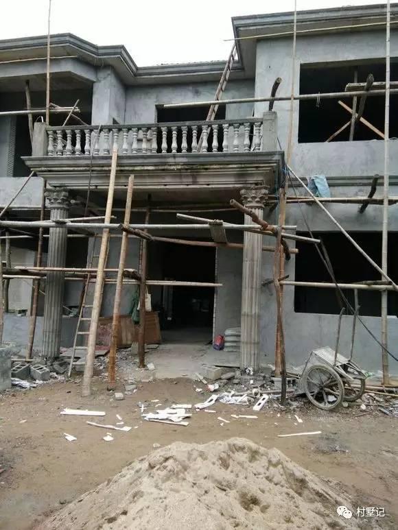 湖北網(wǎng)友曬二層農(nóng)村別墅，說(shuō)農(nóng)村人沒(méi)品味的打臉了（附圖紙）