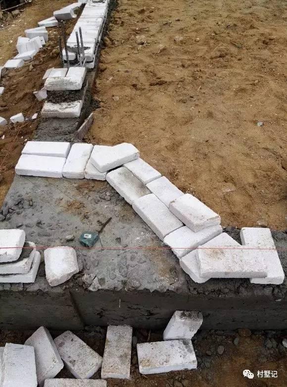 湖北網(wǎng)友曬二層農(nóng)村別墅，說(shuō)農(nóng)村人沒(méi)品味的打臉了（附圖紙）