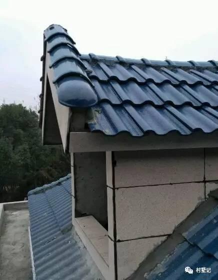 網(wǎng)友直播建房過(guò)程，高顏值農(nóng)村別墅秒殺商品房