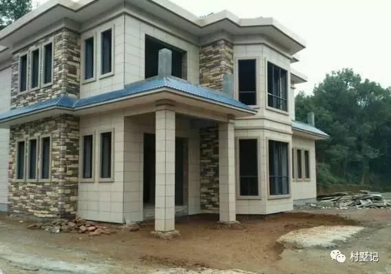 網(wǎng)友直播建房過(guò)程，高顏值農(nóng)村別墅秒殺商品房
