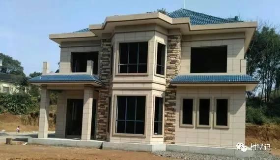 網(wǎng)友直播建房過(guò)程，高顏值農(nóng)村別墅秒殺商品房