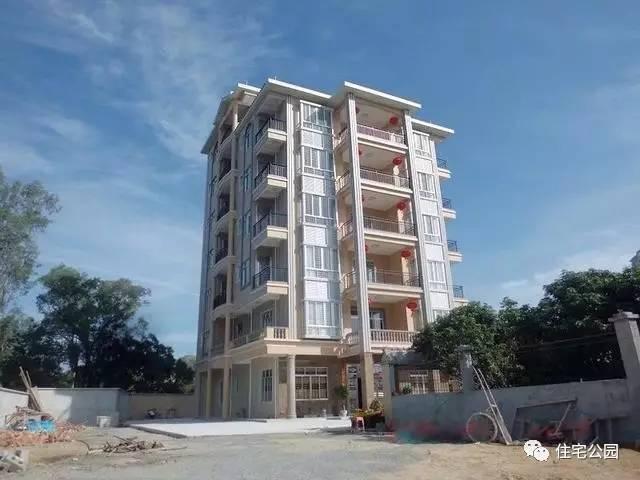 我們村首富的房子是這樣的，你們村呢？