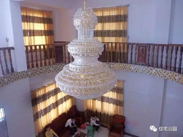 我們村首富的房子是這樣的，你們村呢？