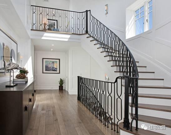 農(nóng)村蓋房選美式，誰還敢說農(nóng)村自建房土？2套實拍