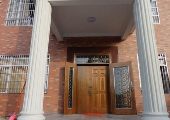 第一次帶女朋友回家嚇跑了丈母娘，小伙花15萬把老屋變豪宅