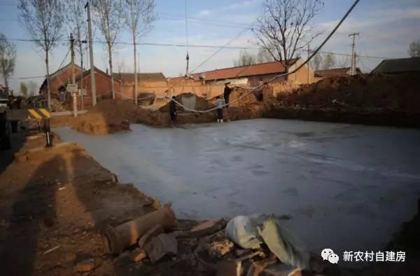 農(nóng)村別墅外墻這樣裝便宜又好看，裝修省10萬