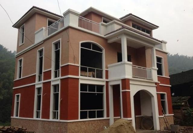 農(nóng)村一帶一路上都是別墅，看的城里人羨慕不已