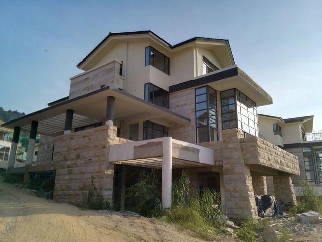 農(nóng)村一帶一路上都是別墅，看的城里人羨慕不已