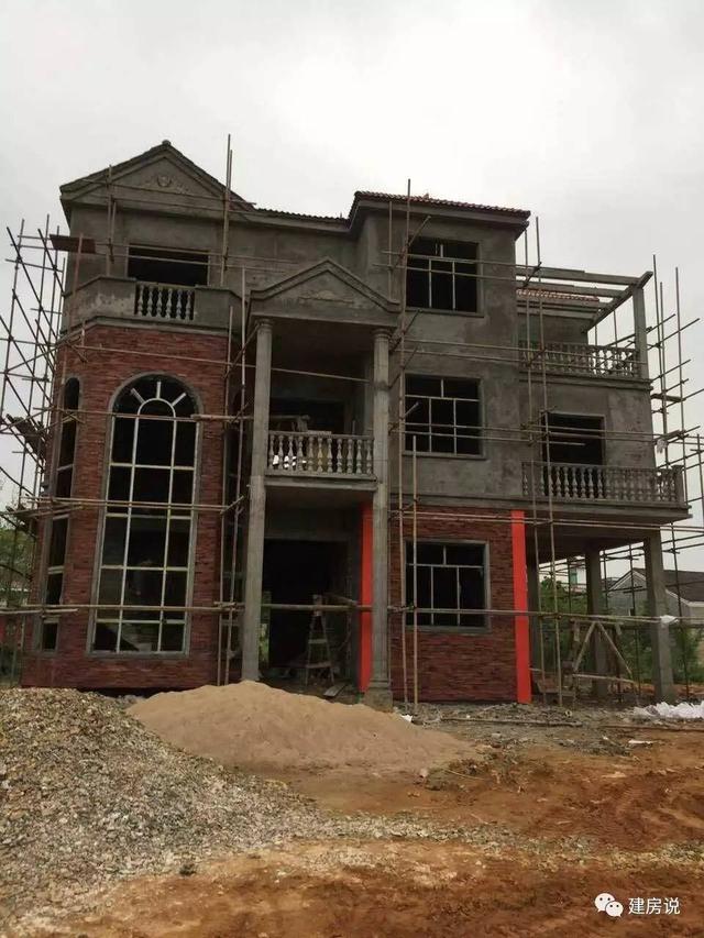 家家戶戶建農(nóng)村別墅，城里人看的眼睛都綠了