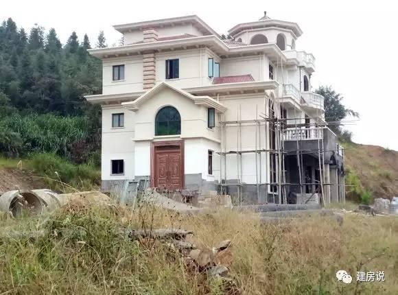 土豪網(wǎng)友建歐式農村別墅，施工水平高，漂亮堪比城堡