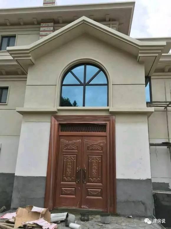 土豪網(wǎng)友建歐式農村別墅，施工水平高，漂亮堪比城堡