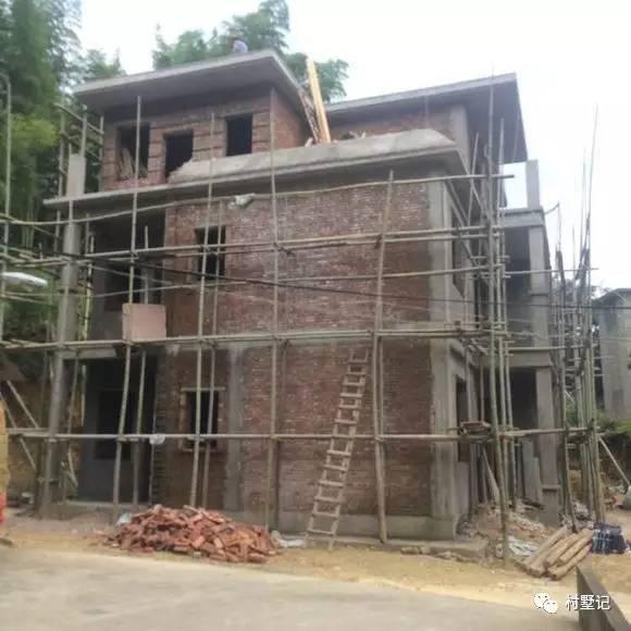 比效果圖還好看，這套建好的三層農(nóng)村別墅逆天了