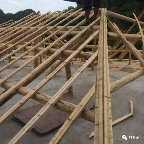 比效果圖還好看，這套建好的三層農(nóng)村別墅逆天了