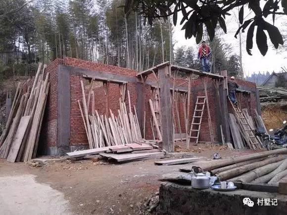 比效果圖還好看，這套建好的三層農(nóng)村別墅逆天了