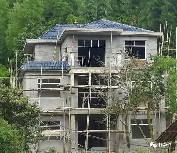 比效果圖還好看，這套建好的三層農(nóng)村別墅逆天了