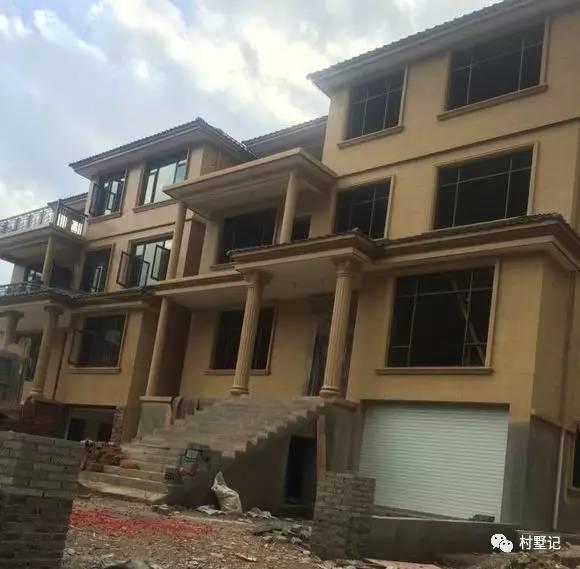 實(shí)拍10款農(nóng)村建的別墅，隨便一套都能讓你在村里挺直腰桿