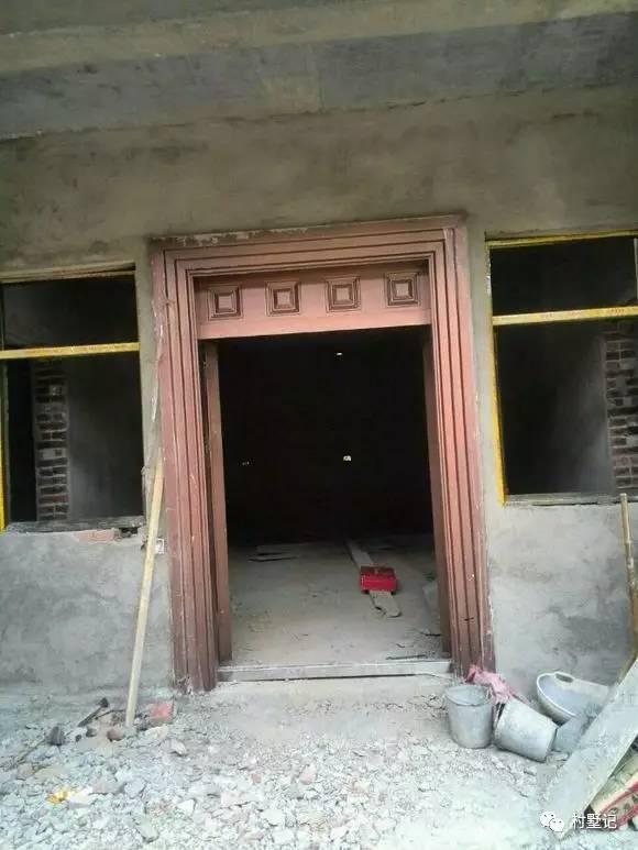 網(wǎng)友花30萬建造農(nóng)村別墅，老家風(fēng)景秀麗但施工水平就……