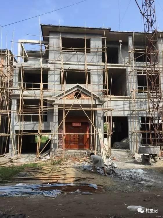 30歲兄弟倆在老家建雙拼別墅，當(dāng)?shù)卣也坏奖冗@更好的
