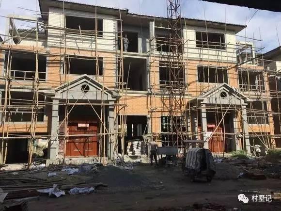 30歲兄弟倆在老家建雙拼別墅，當(dāng)?shù)卣也坏奖冗@更好的