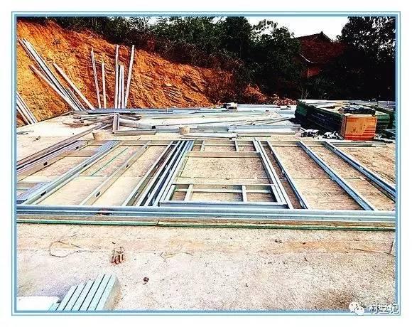 老張回農(nóng)村自己蓋了一棟別墅，花的錢讓城里人都哭了