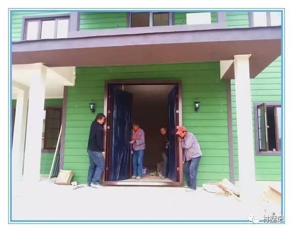 老張回農(nóng)村自己蓋了一棟別墅，花的錢讓城里人都哭了