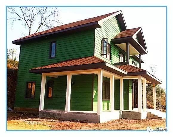 老張回農(nóng)村自己蓋了一棟別墅，花的錢讓城里人都哭了