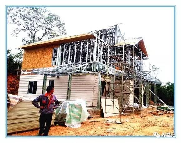 老張回農(nóng)村自己蓋了一棟別墅，花的錢讓城里人都哭了