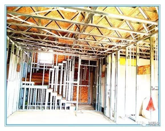 老張回農(nóng)村自己蓋了一棟別墅，花的錢讓城里人都哭了