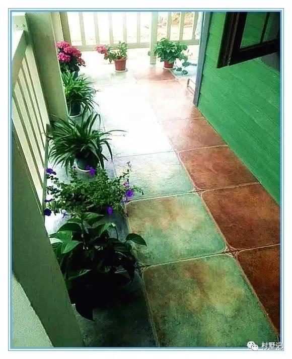 老張回農(nóng)村自己蓋了一棟別墅，花的錢讓城里人都哭了