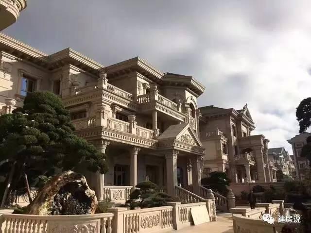 福清虎溪農(nóng)村別墅霸氣來襲！1000多萬的豪華別墅勝似大會(huì)堂