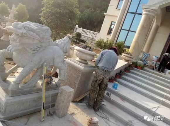 實拍江蘇網(wǎng)友自建農(nóng)村豪華別墅，雄偉大氣不輸城堡你見過嗎