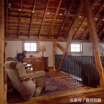 好美！平時用來放雜物的閣樓，竟然能設(shè)計的這么好看