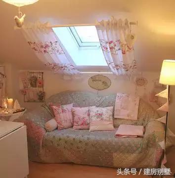 好美！平時用來放雜物的閣樓，竟然能設(shè)計的這么好看