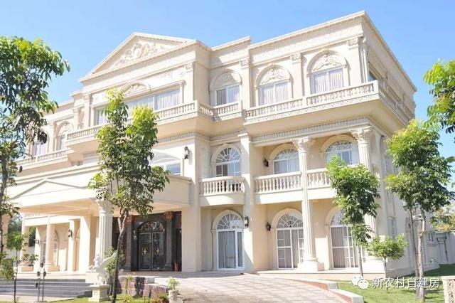 大叔60多歲創(chuàng)業(yè)賣自建房欄桿，3年賺了一棟別墅！