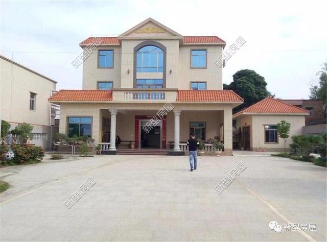 農(nóng)村自建別墅圖，450平面積造價(jià)40萬(wàn)，簡(jiǎn)歐式風(fēng)格的小洋樓