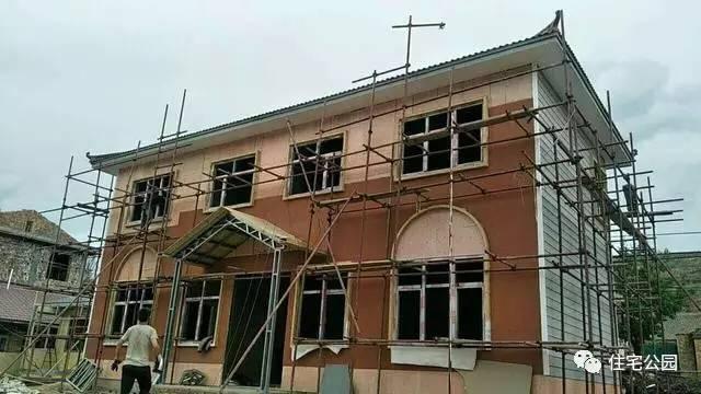 輕鋼別墅到底有什么好, 讓這個(gè)村的老百姓都搶著建? 施工隊(duì)訂單都排到了明年!