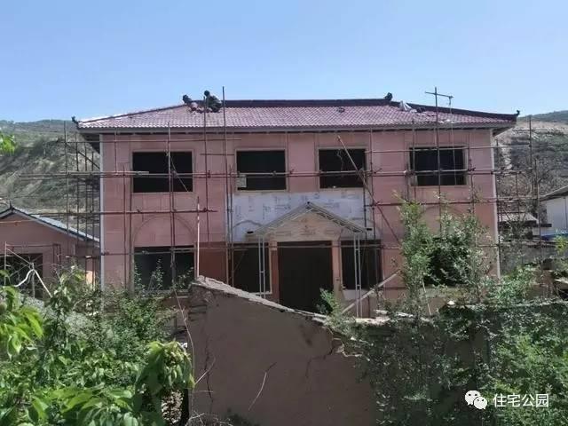 輕鋼別墅到底有什么好, 讓這個(gè)村的老百姓都搶著建? 施工隊(duì)訂單都排到了明年!