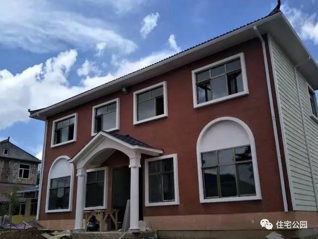 輕鋼別墅到底有什么好, 讓這個(gè)村的老百姓都搶著建? 施工隊(duì)訂單都排到了明年!