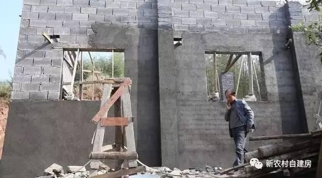 農(nóng)村的建筑施工隊(duì)，和他們建的房子