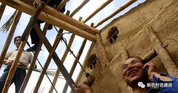 農(nóng)村的建筑施工隊(duì)，和他們建的房子