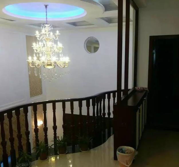 不聽媽媽的話，執(zhí)意嫁給鳳凰男，看到他們家的房子終于哭了