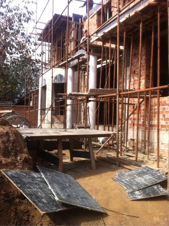 因?yàn)楦F相親被嫌棄，5年后逆襲回鄉(xiāng)建豪宅