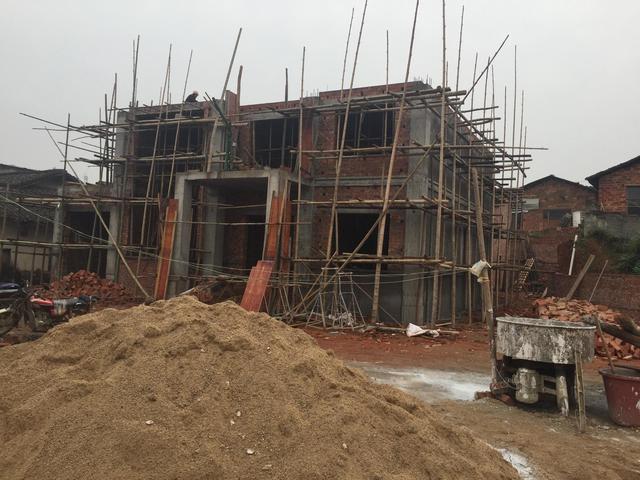 湖南伢子40萬為父母建別墅，孝心感動鄰里，爭相稱贊