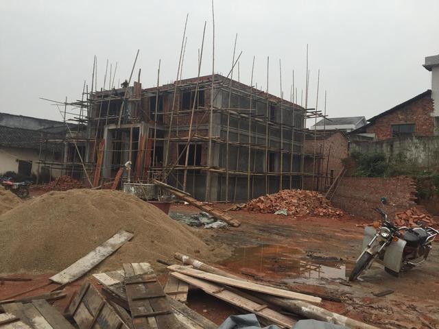 湖南伢子40萬為父母建別墅，孝心感動鄰里，爭相稱贊