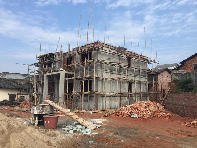 湖南伢子40萬為父母建別墅，孝心感動鄰里，爭相稱贊