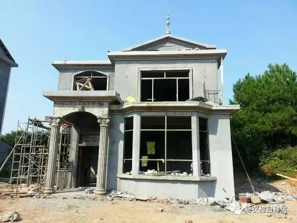 牛人自述：25萬建別墅，引10萬網(wǎng)友圍觀，爭相稱贊