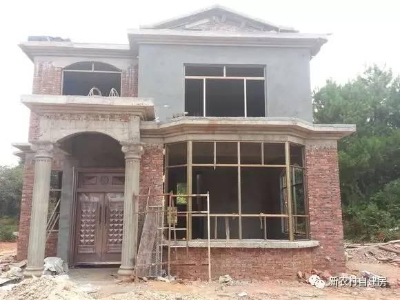 牛人自述：25萬建別墅，引10萬網(wǎng)友圍觀，爭相稱贊