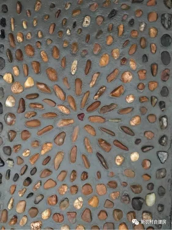 牛人自述：25萬建別墅，引10萬網(wǎng)友圍觀，爭相稱贊