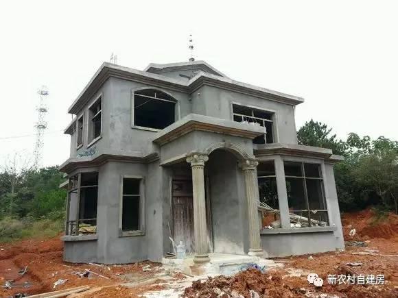 牛人自述：25萬建別墅，引10萬網(wǎng)友圍觀，爭相稱贊