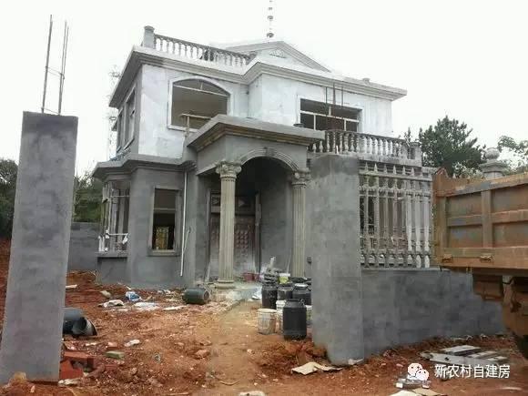 牛人自述：25萬建別墅，引10萬網(wǎng)友圍觀，爭相稱贊